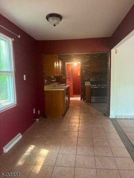 Photo - 77 Goldfinch Ln