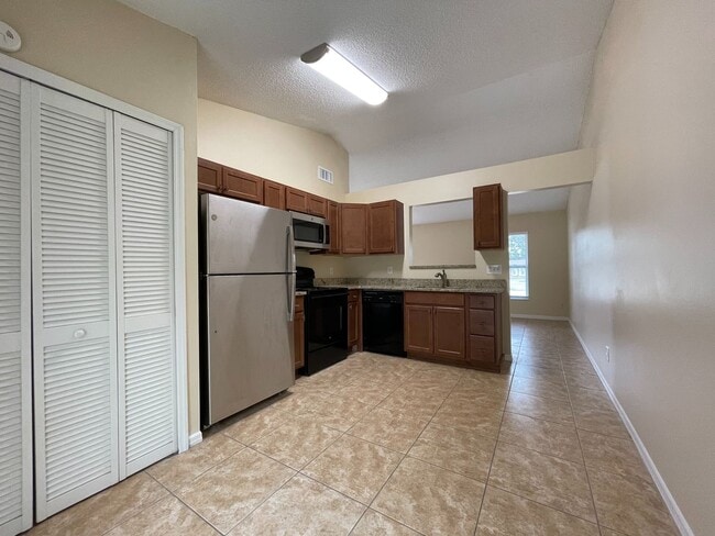Photo - 2612 Adela Ave