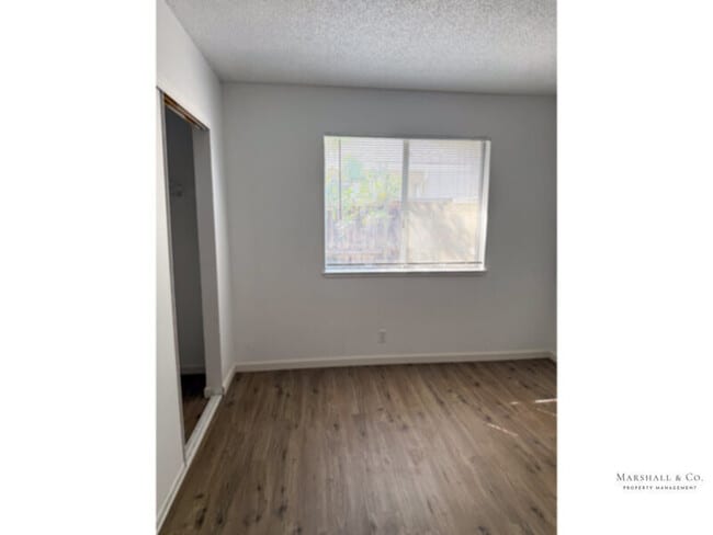 Photo - Spacious 2br/1ba, NEW FLOORS, LRG. Bedroooms, Private Patio, Garage!!