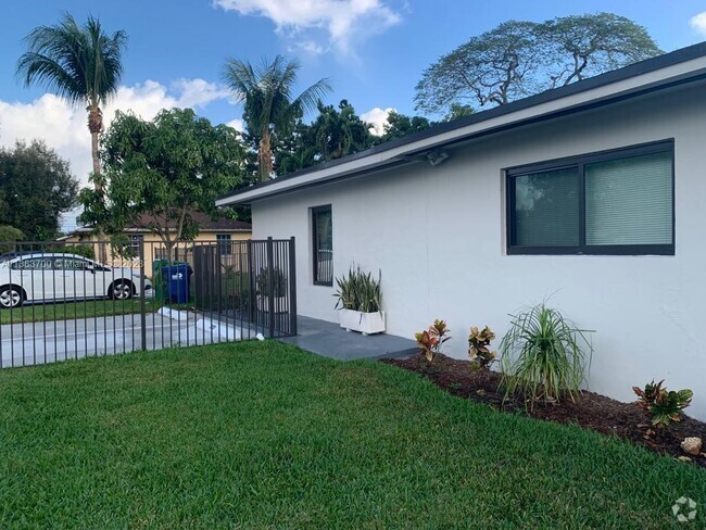 Building Photo - 9701 NW 5th Ave Rental