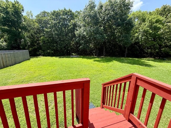 Photo - 210 Forest Ln