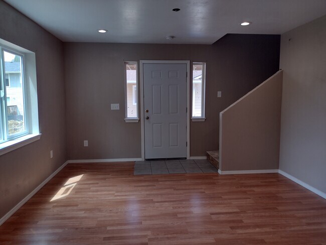 Photo - 1315 Mozi Ln