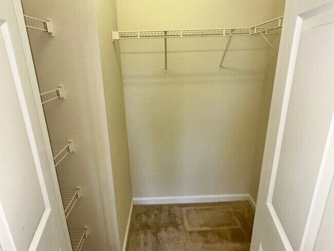 Photo - 2400 Huntscroft Ln Unidad 201