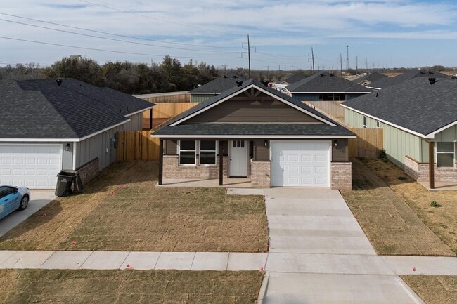 Building Photo - Gorgeous 3-Bed, 2-Bath Home on Tombstone Rd – Available May 8th