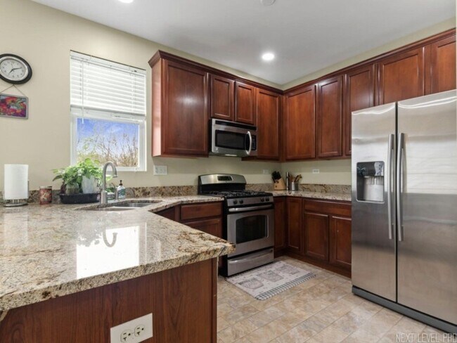 Photo - 508 Grosvenor Ln