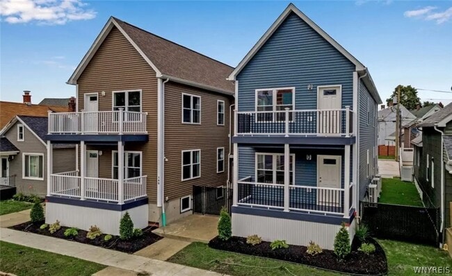 Photo - 140 Seymour St