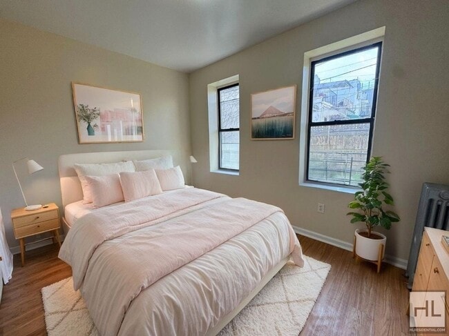 Photo - 8 AVENUE Unit 1R