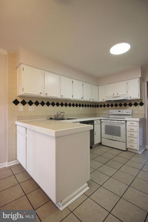 Photo - 2208 Southgate Square
