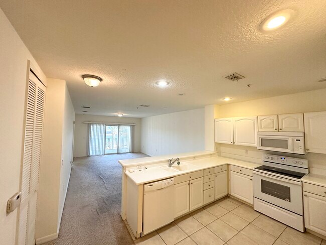 Photo - 900 Canopy Walk Ln