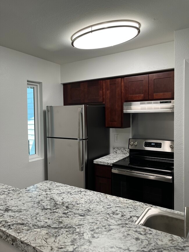 Hillcrest Apartments