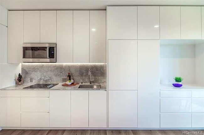 Photo - Luxury Studio. Furnished.  Kakaako. Unit 327
