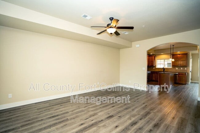 Photo - 5020 Cinquefoil Ln