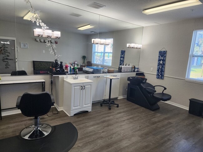 Photo - Lexington Club