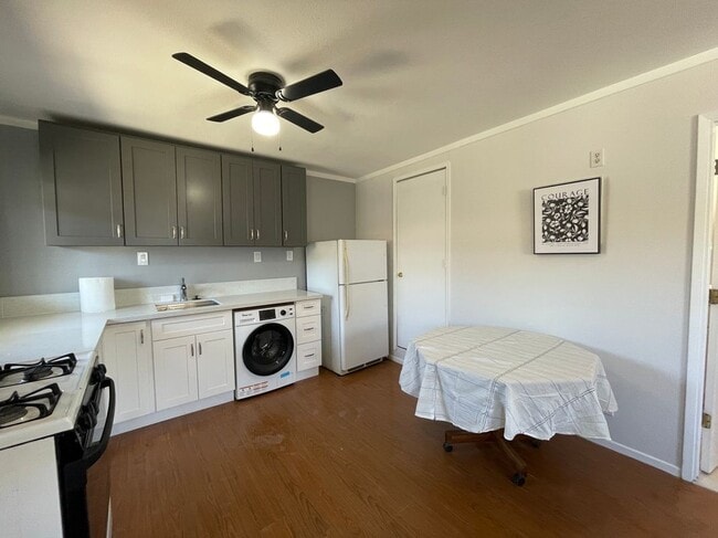 Photo - 148 W Hall Ave