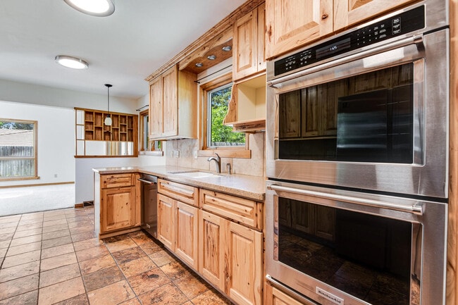 Photo - 5240 Sun Dial Pl