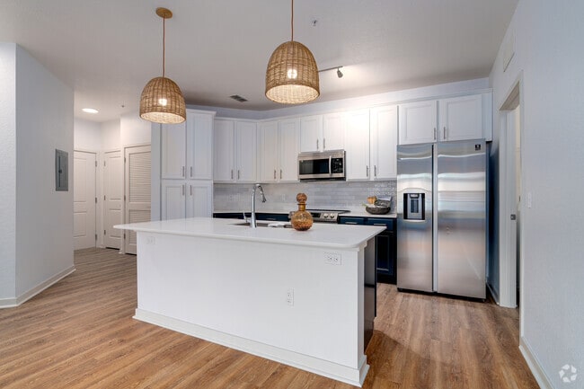 Modern Tahoe - 2BR, 2BA - 1,135SF - Kitchen - ARIUM at Oviedo Park