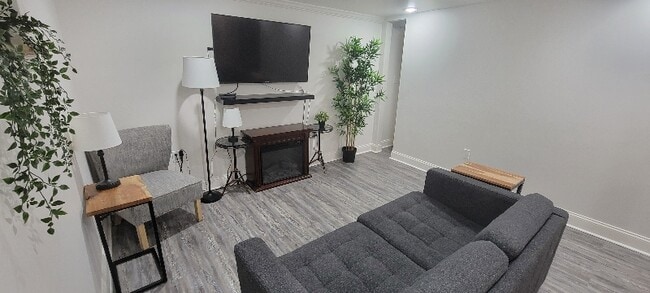 Building Photo - 2478 Keyway Rental