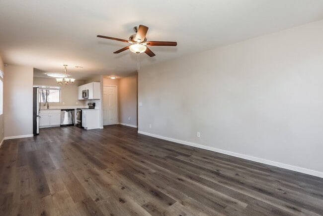 Photo - 1074 E Silversmith Trail
