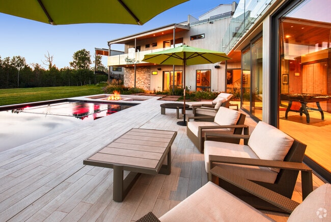 Building Photo - 975 S Starwood Rental