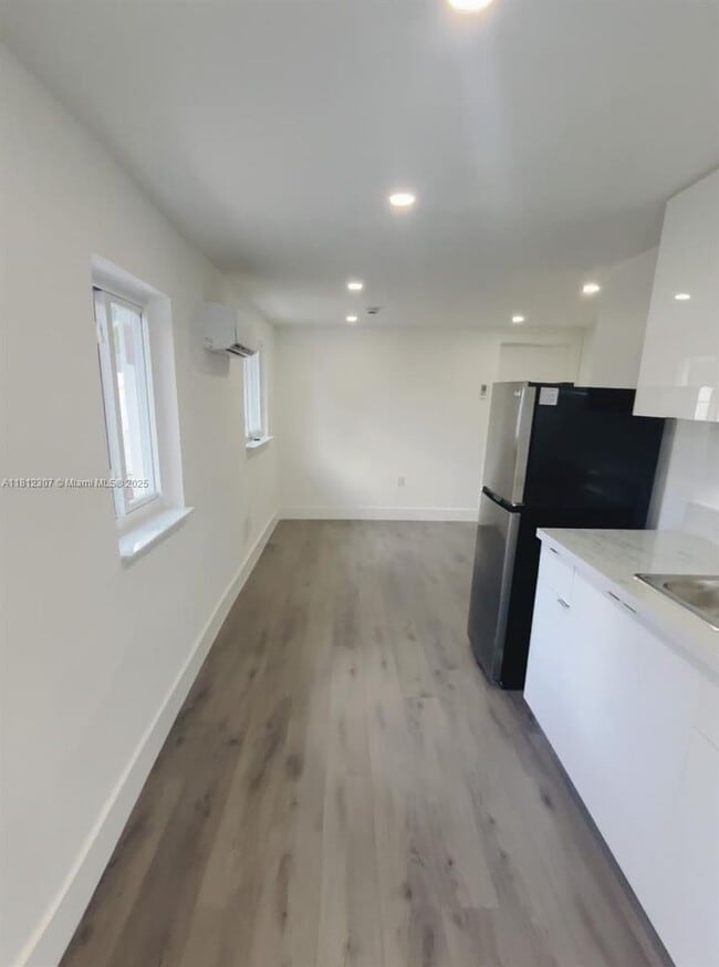 Building Photo - 10320 NW 30th Ave Unit 10320 Rental