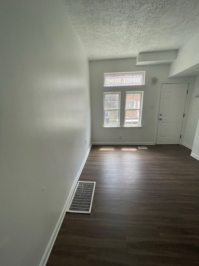 Photo - 2013.5 Gregory St Unit 1