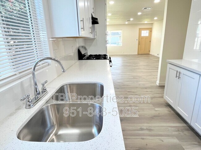 Photo - 5769 Eugene St