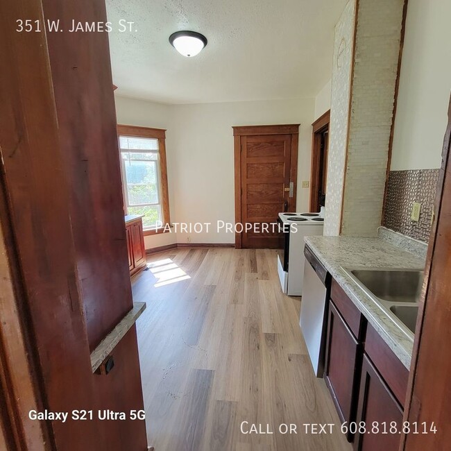 Photo - 2 bedroom/ 1 bath apartment in Columbus, WI