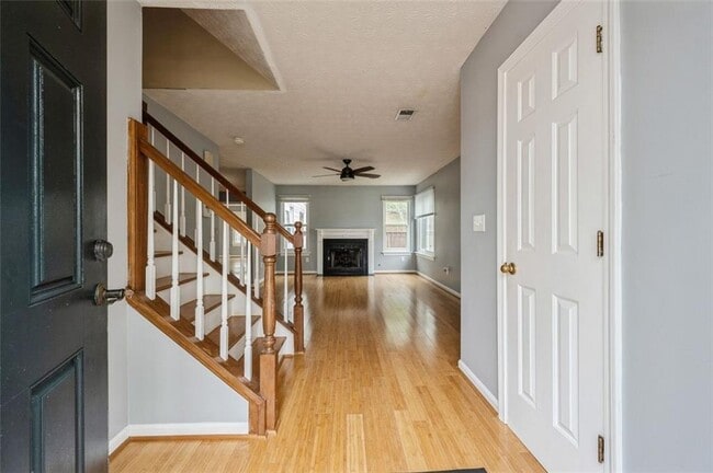 Photo - 3635 Darwin Pl