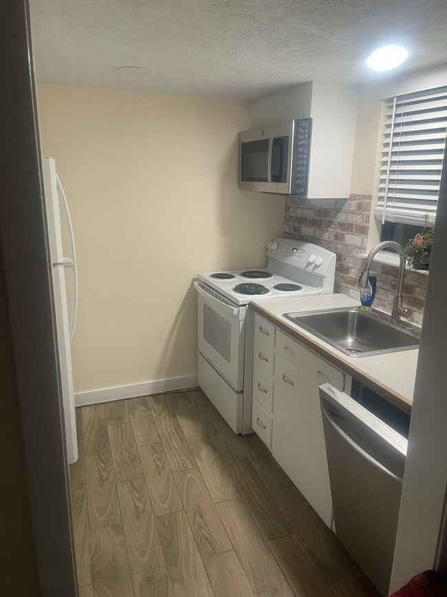 Kitchen - 1500 S Diamondhead Blvd Unit 238