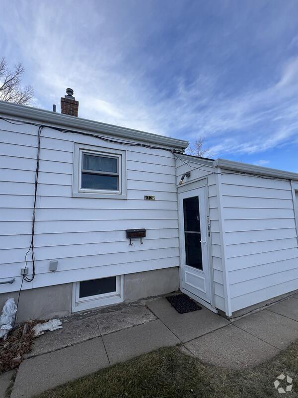 Building Photo - 1725 E 21st St Rental