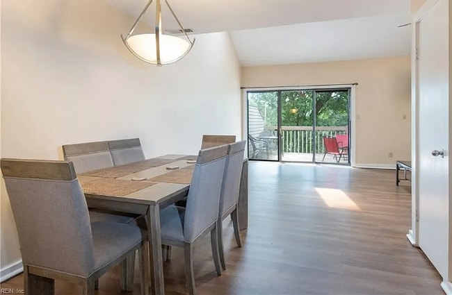 Photo - 205 Misty Point Ln