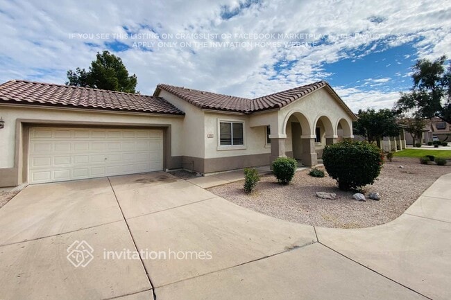 Building Photo - 686 E Colt Ct