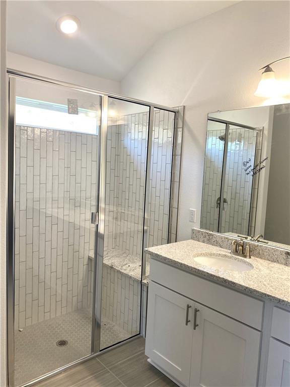 Photo - 7611 Pewter Luster Bnd