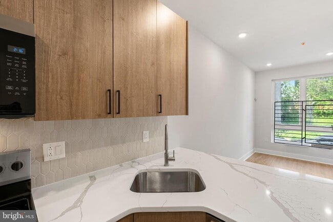 Photo - 2207 N Franklin St Unidad 1