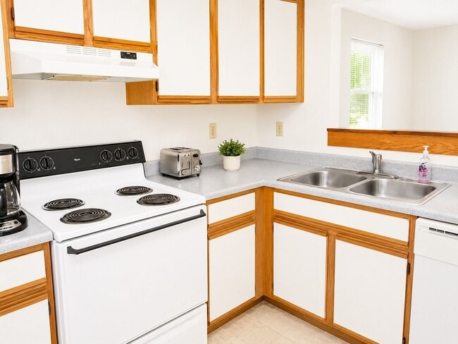 Photo - 3502 - 12 Plum Street Unidad 3512 Plum Street Erie PA 16508