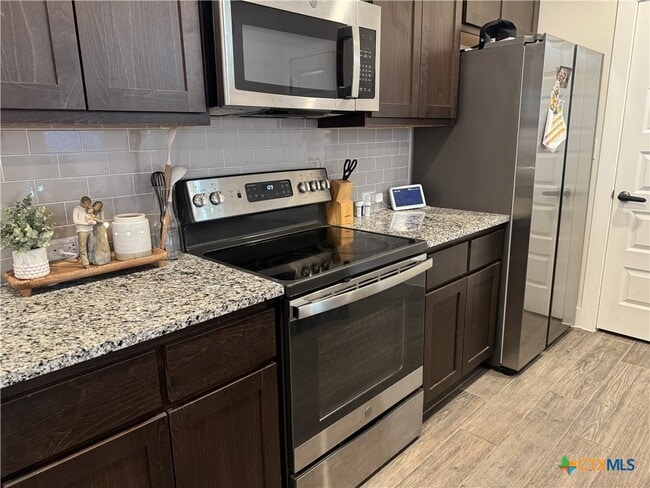 Photo - 611 Parkline Dr