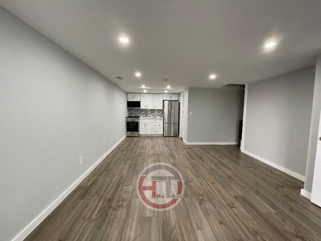 Photo - 1529 Dwight Pl