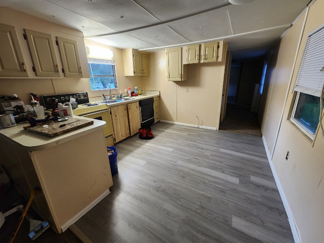 Photo - 10542 Lynnwood Ave