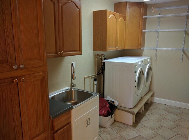 Photo - Norfolk Unit #B