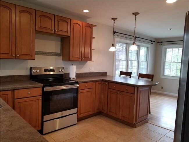 Photo - 28 Barnett Rd E