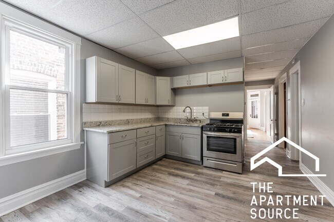 Photo - 2132 W Iowa St Unit 1F