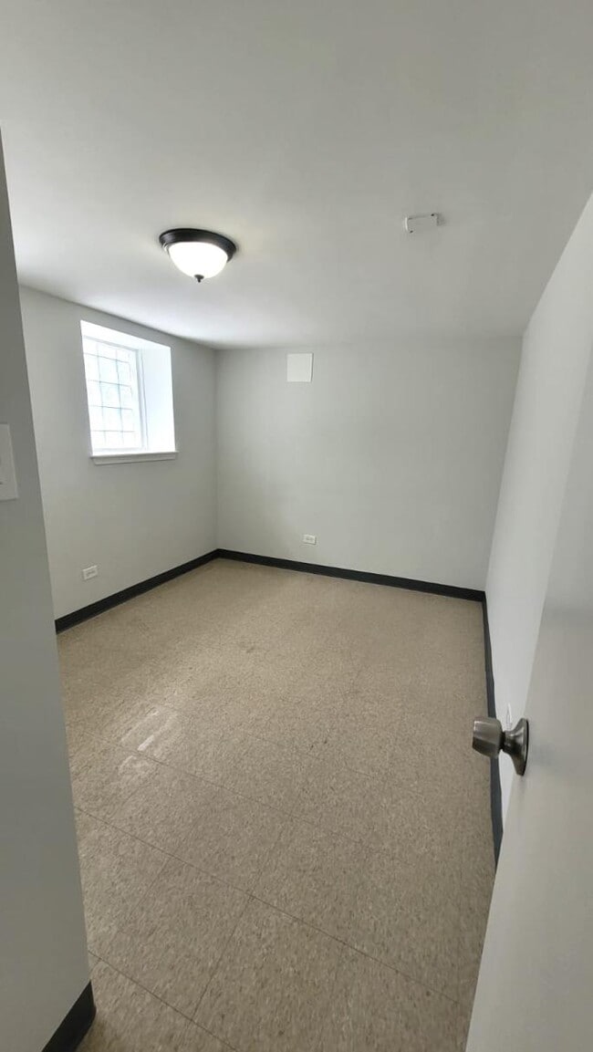 Photo - 4038 W Dickens Ave Unit G