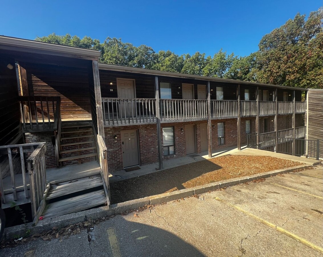 Photo - Lakeside Apartments