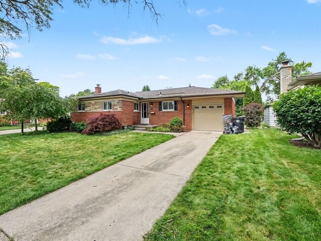 Photo - Beautifully maintained, move in ready 3 bed, 1.5 bath single family home