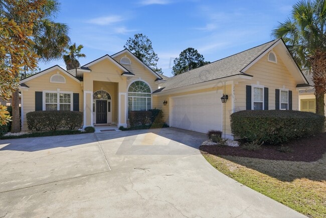 Photo - 245 Club Gate