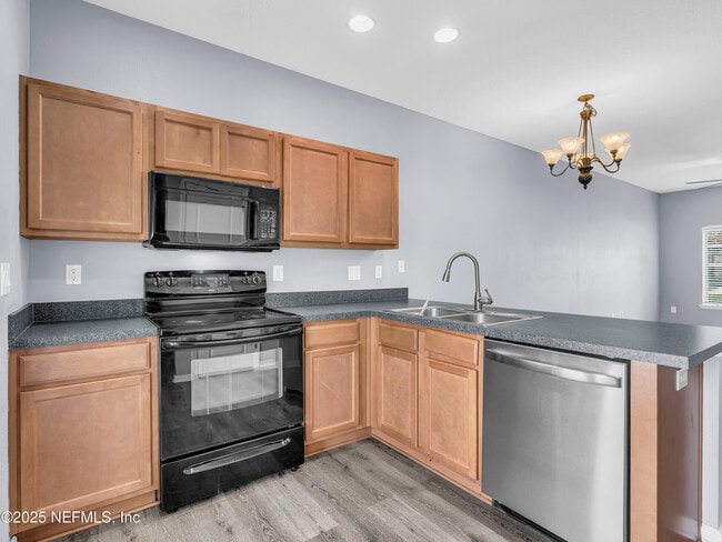 Photo - 422 Cabernet Pl