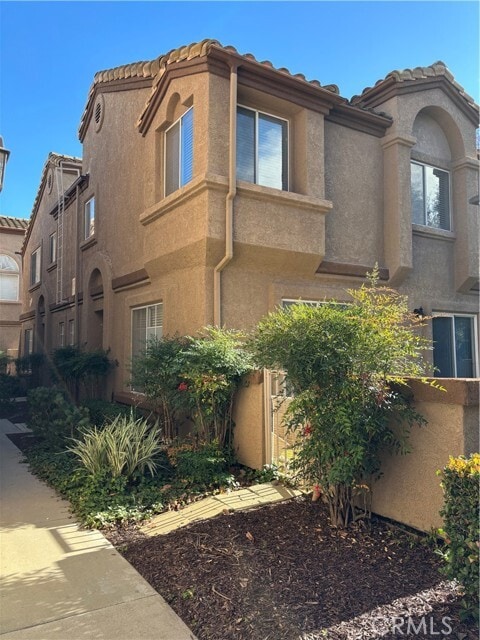 Building Photo - 2509 Moon Dust Dr Unit C