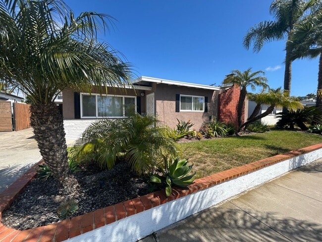 Photo - 3 Bed, 1 Bath in Clairemont with a Pool!