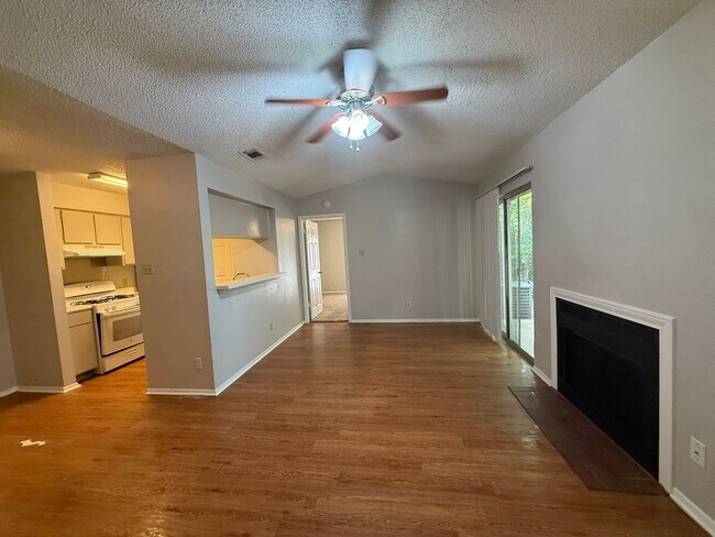 Photo - Vigil Properties2 (12812 Tomanet Trl) Unidad B