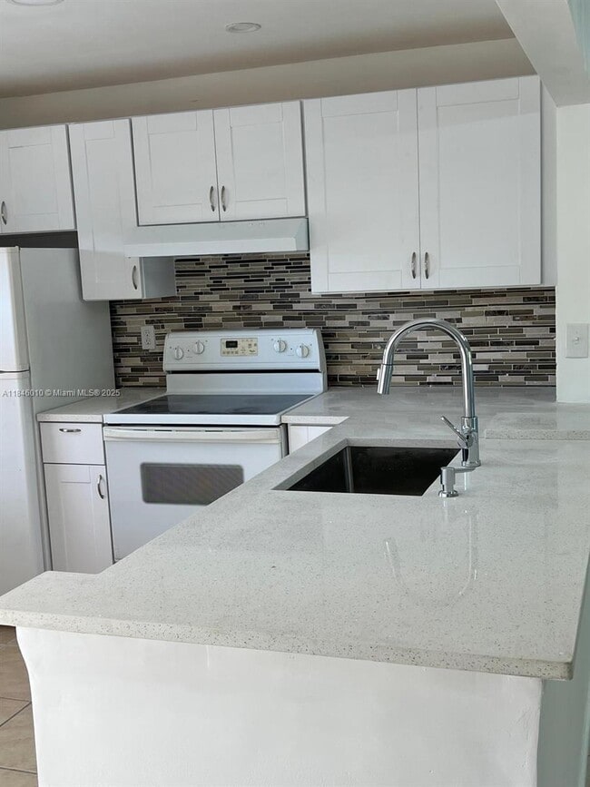 Photo - 1015 Country Club Dr Unit 302